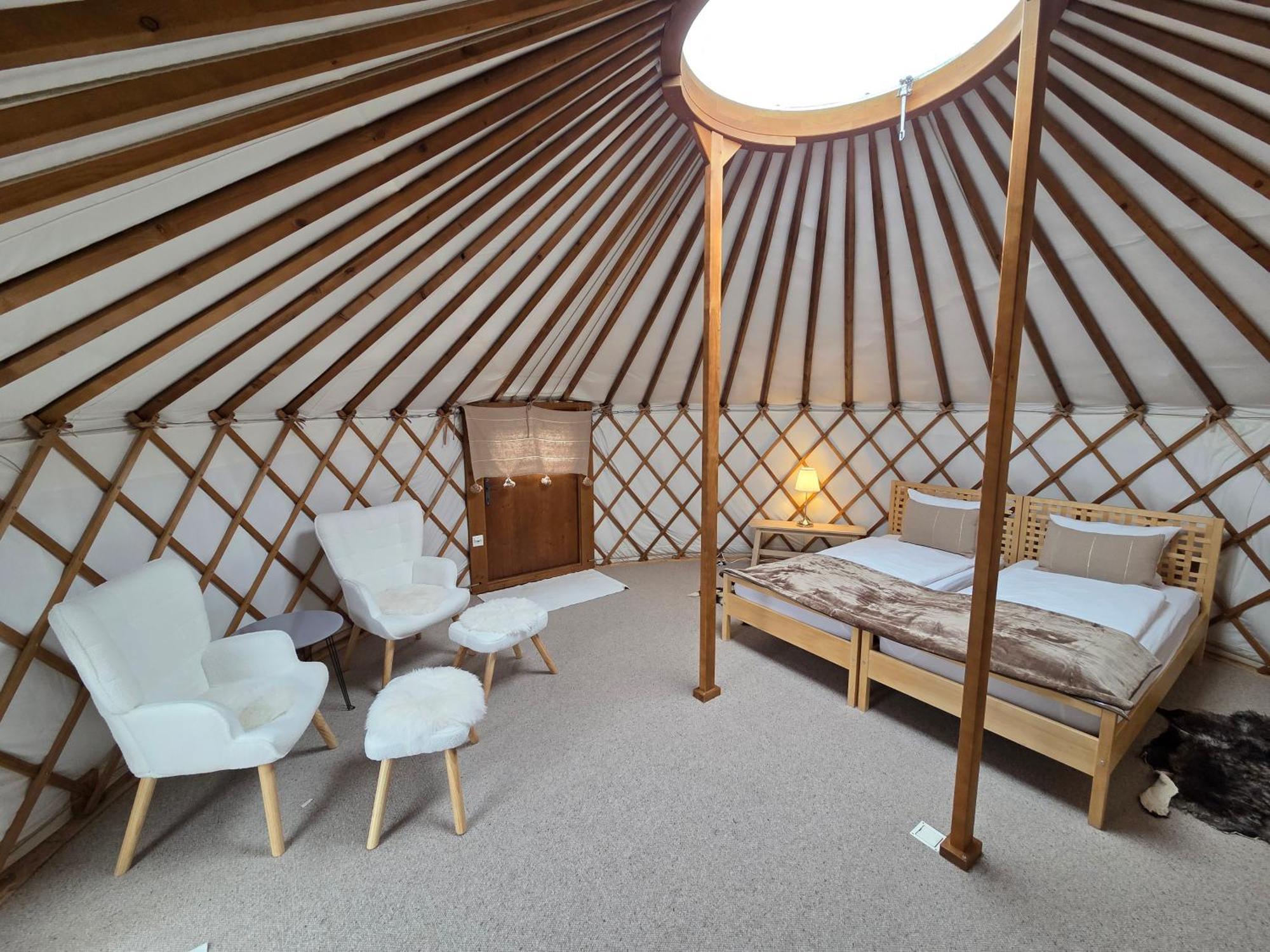 Familienzimmer mit Gemeinschaftsbad